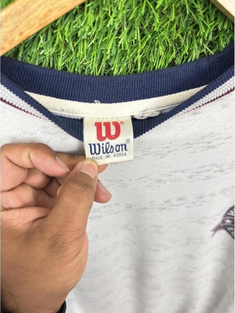 Vintage Wilson crewneck sweatshirt featuring a textured all-over pattern - Picture 2 of 3